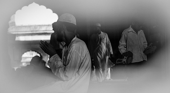 islam-worship-jama masjid-new delhi-india