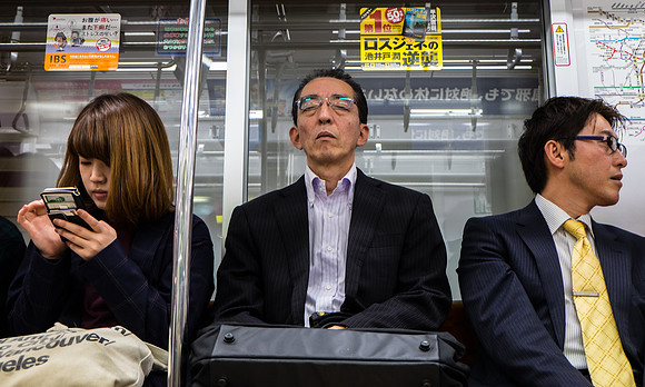 salaryman-japan-subway-street photography-tokyo