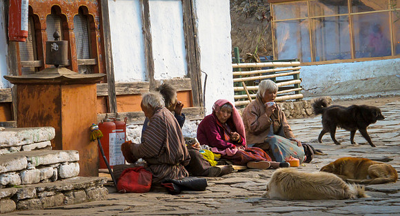 paro-bhutan-kyichu lhakang-aging-buddhism